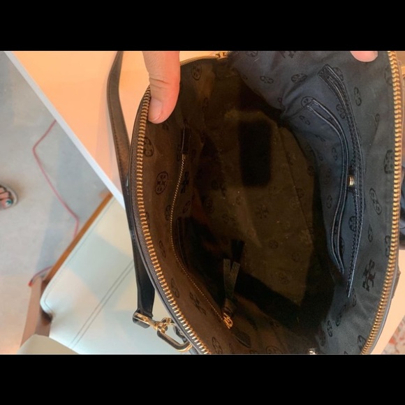 Black Tory Burch Robinson Perforated satchel - Picture 3 of 3